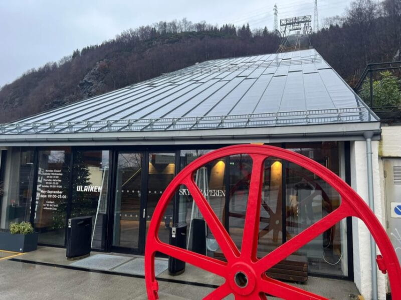 Stavanger: Ulriken Mountain and Bergen Aquarium Guided Tour - Exploring Bergen and its Surroundings: A Deep Dive