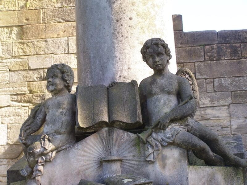 Stirling Castle and the Old Town: Private Walking Tour - Starting at Stirling’s Historic Heart: The Meeting Point and First Impressions