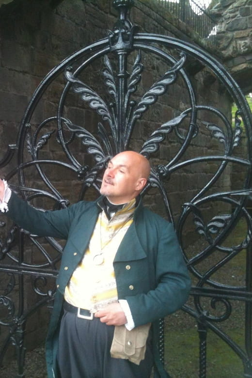 Stirling: Highlights of The Old Town Private Walking Tour - The Main Sites and What They Reveal