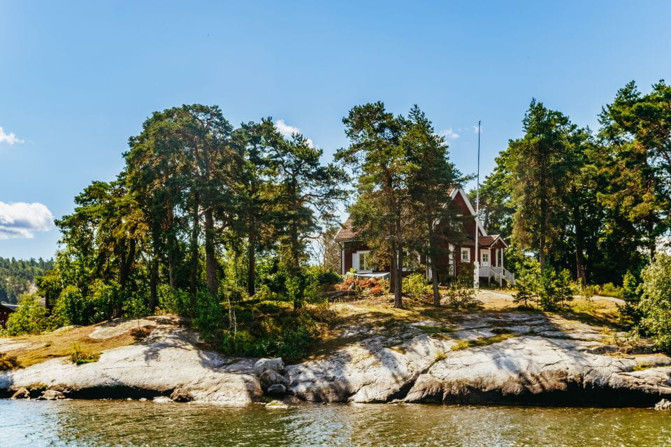 Stockholm: City Archipelago Sightseeing Cruise With Guide - Key Points