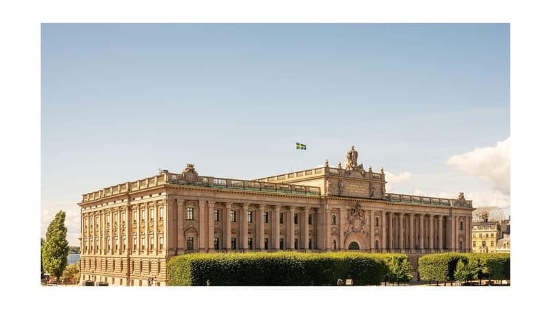 Stockholm Day Tour: Old Town, Vasa Museum & City Views - Swedish Cuisine with a View: Lunch at Vasa Museum Restaurant