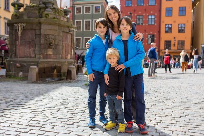 Stockholm Highlights: A Walking Tour of History and Culture - The Royal Palace: Europes Largest Still-Active Royal Residence