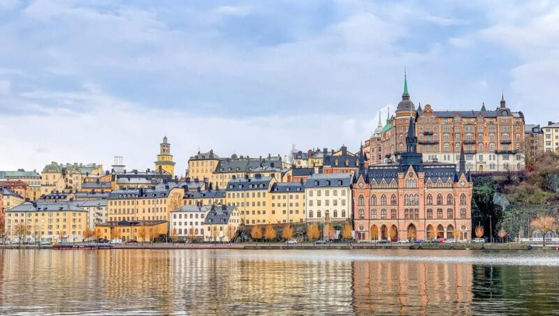 Stockholm Icons: Old Town & Riddarholmen Private Guided Tour - Key Points / Takeaways