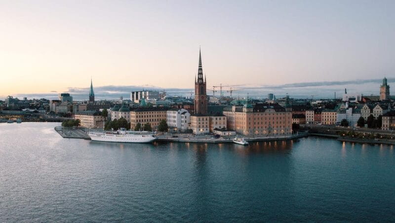 Stockholm Icons: Old Town & Riddarholmen Private Guided Tour - Discovering Stockholm’s Core in Two Hours