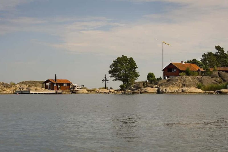 Stockholm: Midsummer Archipelago Boat Tour Live Guide DE/EN - The Sum Up: A Relaxed but Rich Taste of Stockholm’s Waters