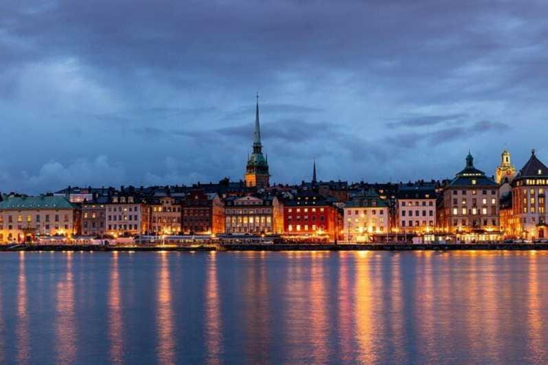 Stockholm: Must-See Attractions Walking Tour with a Guide - Who Would Love This Tour?