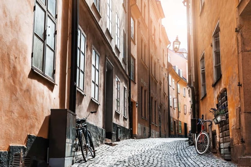 Stockholm: Old Town Historical Walking Tour - Delving into Stockholms Royal and Religious History