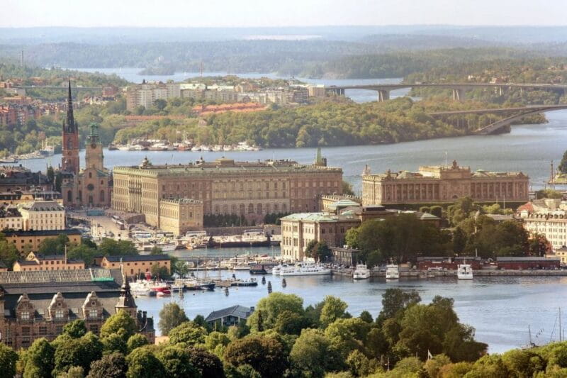 Stockholm: Old Town Walking Tour and Hop-on Hop-off Bus Tour - Final Thoughts