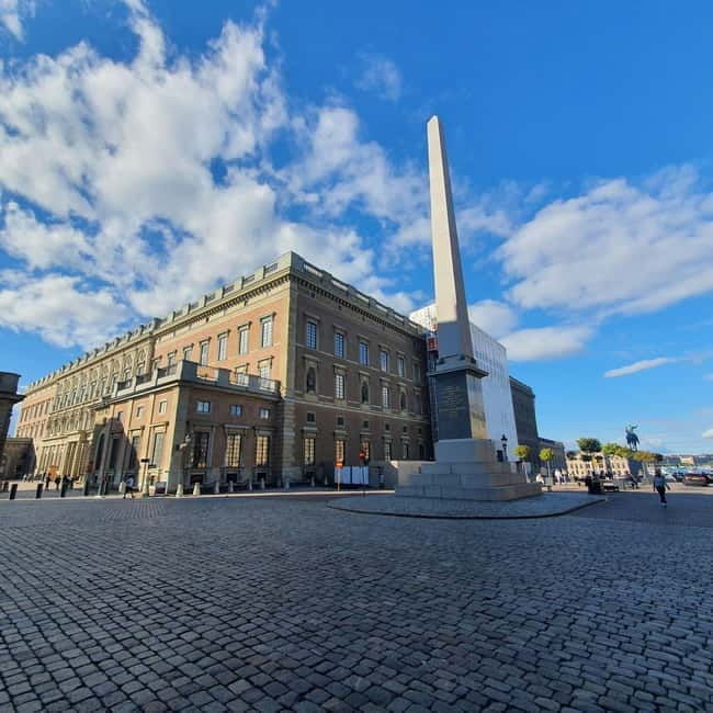 Stockholm: Royal & Classic History Walking Tour with Fika - Exploring Gamla Stan: A Walk Through Stockholm’s Medieval Heart