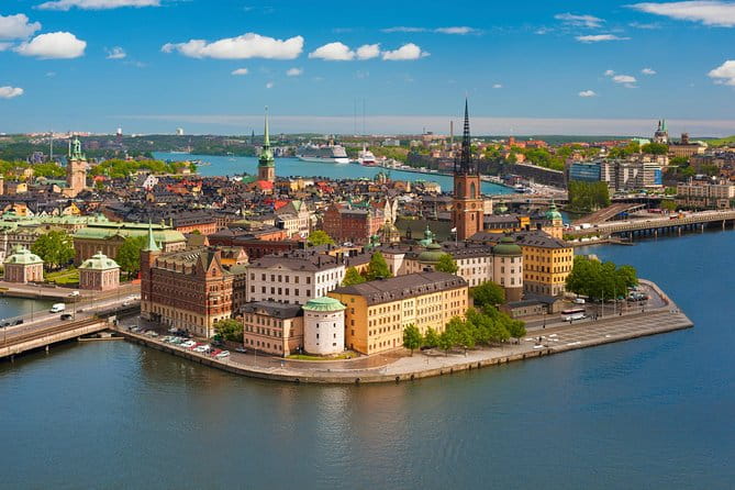 Stockholm Syndrome Private Walking Tour - A Guided Journey Through Stockholm’s Historic and Modern Sides