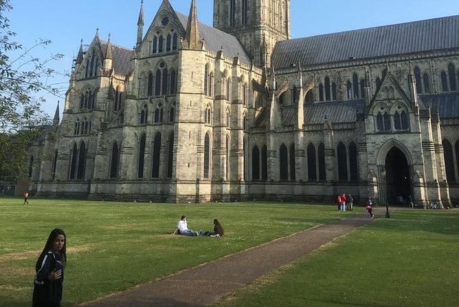 Stonehenge & Salisbury Cathedral: Private Day Trip from London - Entering the World of Stonehenge