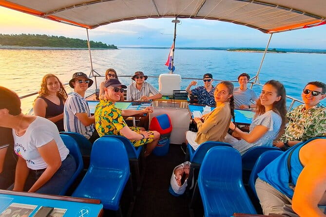 Stop on Island & National Park Day Cruise with Lunch Drinks - Price and Logistics: How It Works