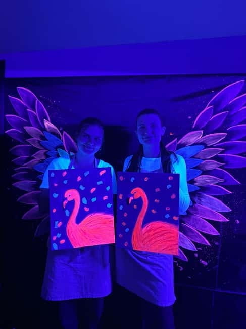 Strasbourg: Painting in the dark workshop with drinks - Who Should Consider This Activity?