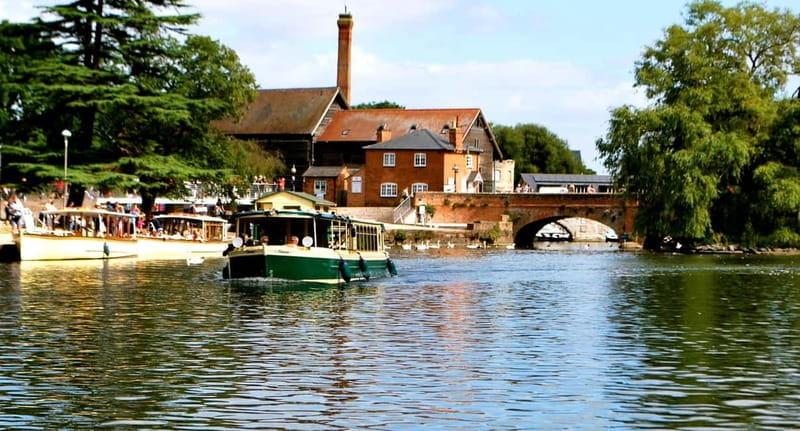 Stratford-upon-Avon: River Cruise & City Audio Tour - Taking in Stratford: The Complete Experience