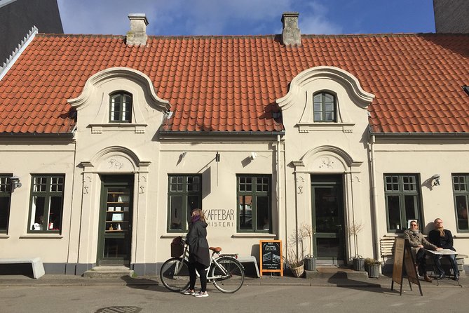 Street Art and Rooftops of Aarhus, Denmark - Tour Duration and Group Size