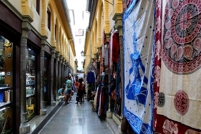 Stroll through Granada: historic center and Albayzín - Key points / Takeaways