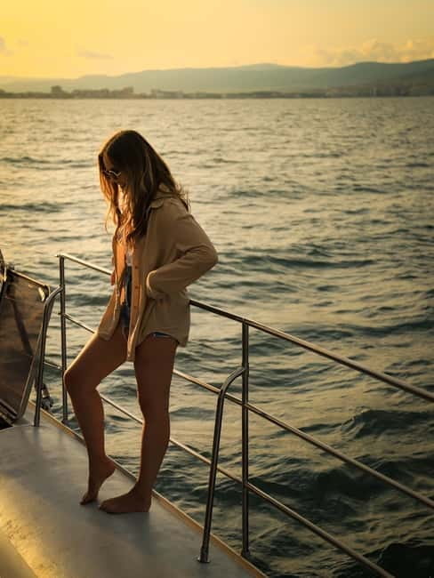 Sunny Beach: Sunset Catamaran Cruise with Dinner & Prosecco - Who Is This Cruise Perfect For?