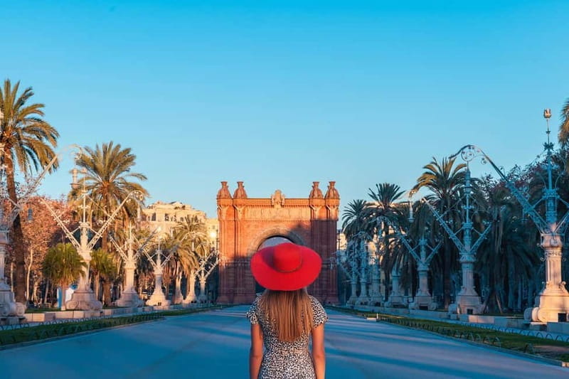 Sunrise Walking Tour: Barcelona Before the Crowd & Breakfast - Key points / Takeaways