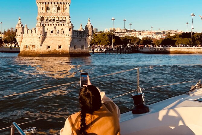 Sunset Boat Tour in Lisbon With Wine - Logistics
