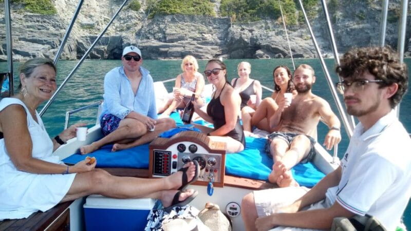 Sunset Boat Tour with drinks and Snacks - FAQs