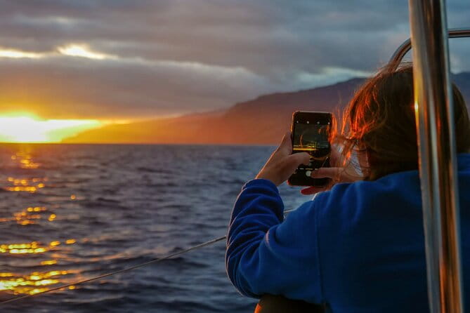 Sunset Catamaran Tour l Madeira Island - Comprehensive Review of the Sunset Catamaran Tour in Madeira Island