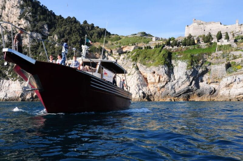 Sunset dinner boat tour in the Gulf of Poets - Key points / Takeaways