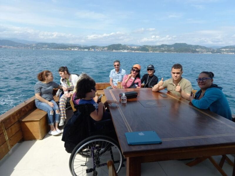 Sunset dinner boat tour in the Gulf of Poets - Who Is This Tour Best For?