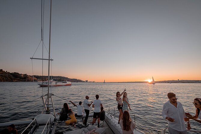 Sunset Experience: Lisbon Boat Cruise With Music and a Drink - Key Points
