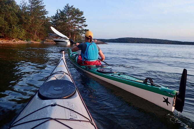 Sunset kayak tour with fika on Stockholms lakeside - An In-Depth Look at the Experience