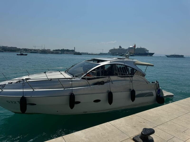 Sunset panoramic cruise with drinks and nighttime dip - Who Should Consider This Cruise?