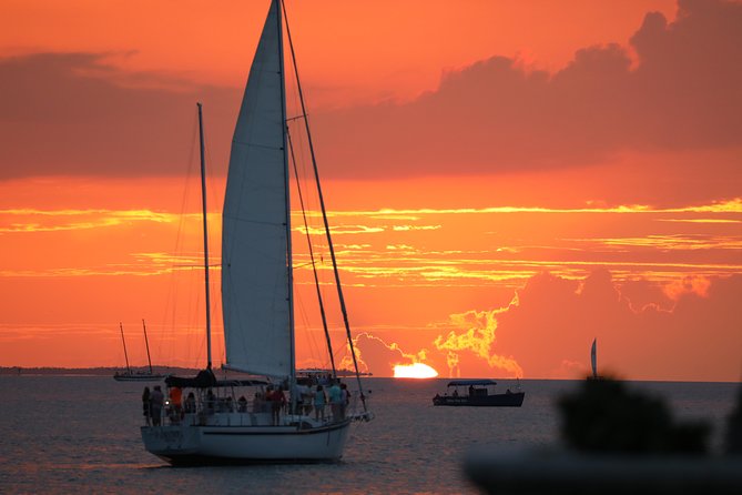 Sunset Sail in Key West With Beverages Included - Intimate Group Size and Atmosphere