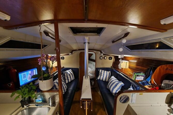 Sunset Sailboat Tejo River Tour 2h - FAQ