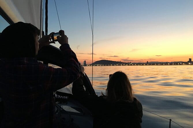 Sunset Sailboat Tour along the Coast with Open Bar - FAQs