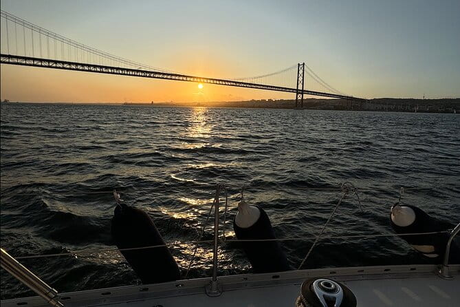 Sunset sailboat tour in Lisbon with wine and beer - Detailed Breakdown of the Experience