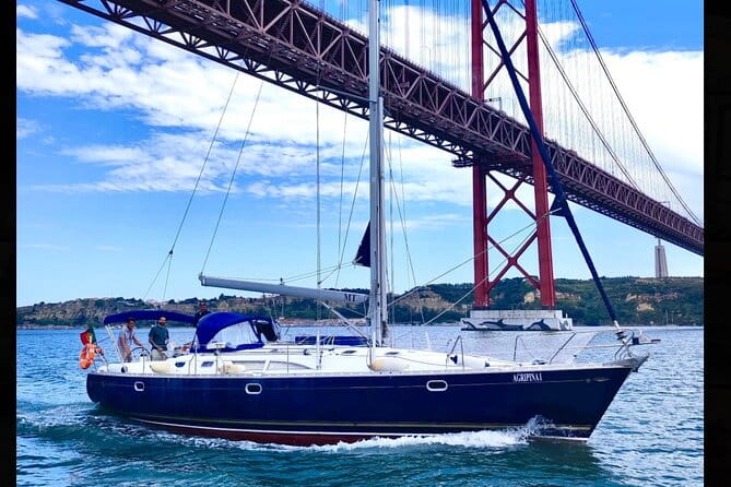 Sunset sailboat tour in Lisbon with wine and beer - FAQ