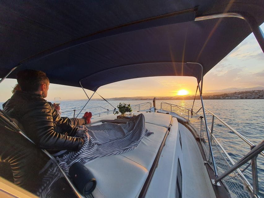 Sunset Trip + Cava + Tapas Tasting (Light Dinner Cruise) - What to Expect