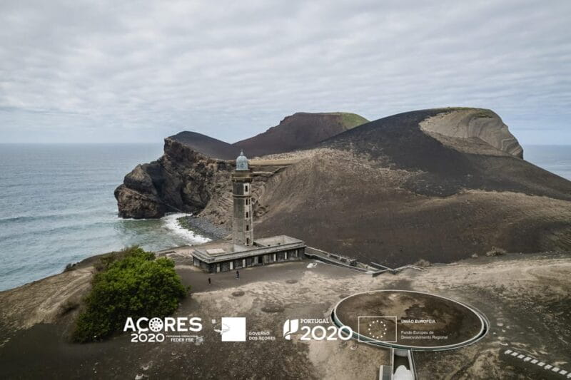 Sunset yacht tour with food and wine tasting. - Key Points / Takeaways