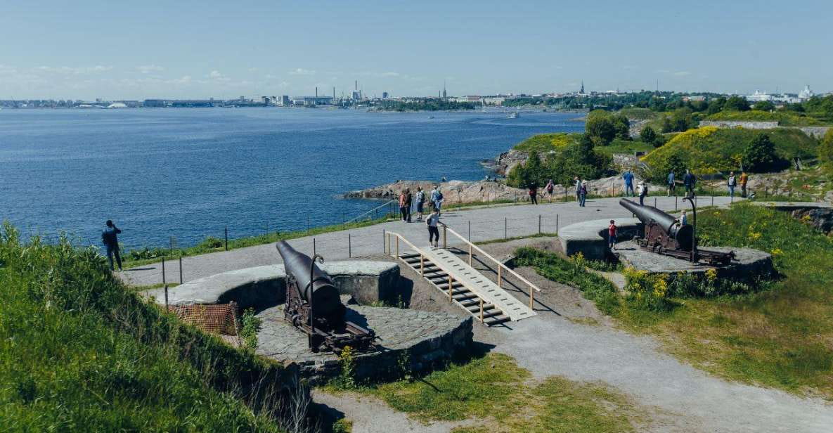 Suomenlinna: Private Tour With an Authorized Guide - Visiting the Great Castle Courtyard
