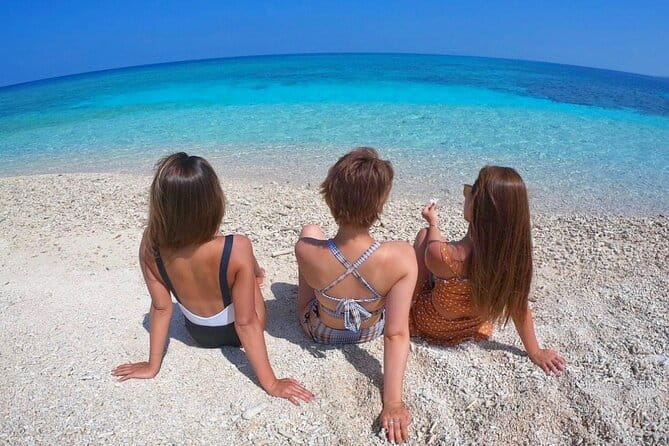 SUP/Canoe & Landing on Coral Island & Sightseeing in Yubujima - Exploring Coral Island by SUP/Canoe