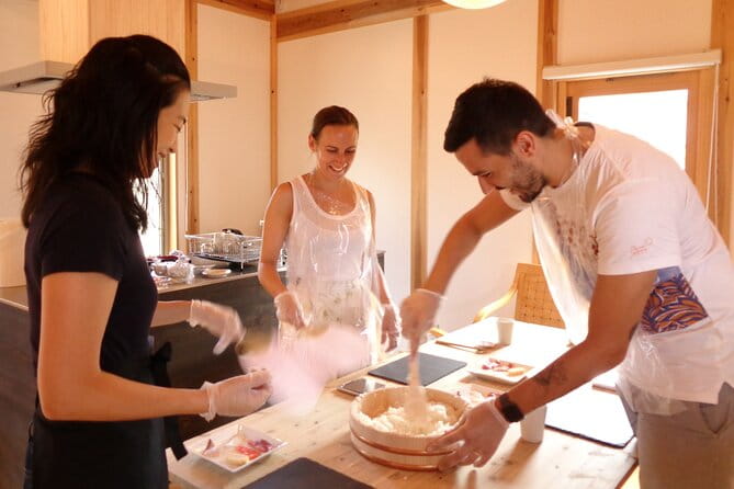 Sushi Making Experience in KYOTO - Discovering the Family-Friendly Environment and Suitability for All Ages