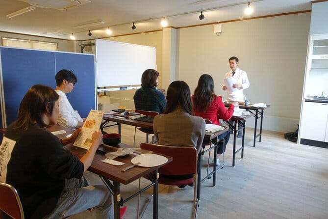 Sushi Making Experience With a Sushi Chef - Key Points