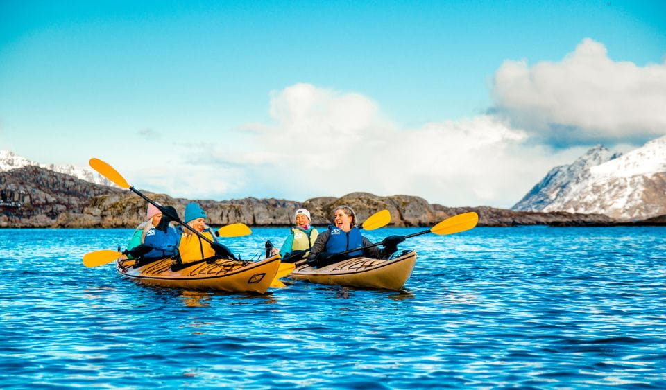 Svolvaer: 2-Hour Winter Kayaking Adventure - Exploring Svolvaers Cultural Heritage