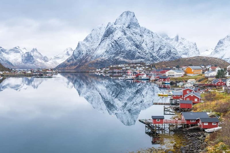 Svolvaer: South Lofoten Top Highlights Photo Tour - Sakrisøy: A Colorful Island with Seafood Delights