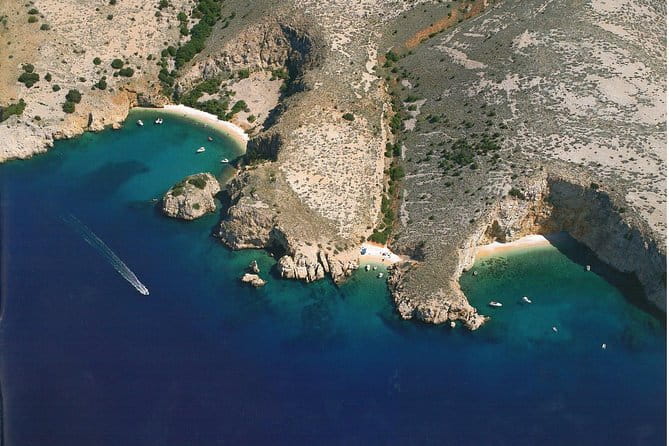 Swimming and Snorkeling on Wild bays with Captain Bobo - Introduction to the Experience