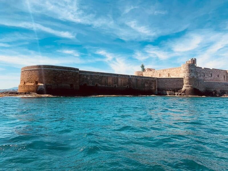 Syracuse: Private boat tour of Ortigia and sea caves - Discovering the Sea Caves and Underwater Wonders