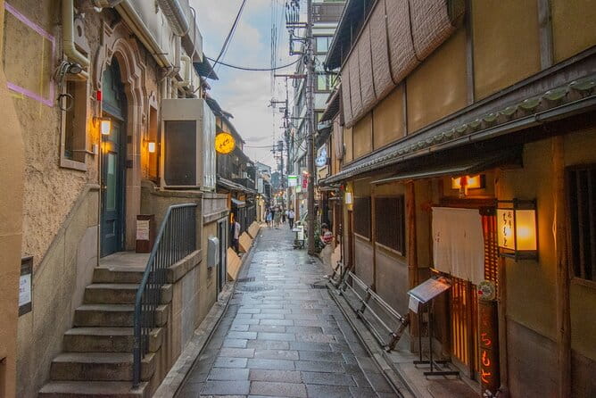 Takashis Local Food Adventure Through Gion Kyoto Tips of Ramen - Guest Experiences