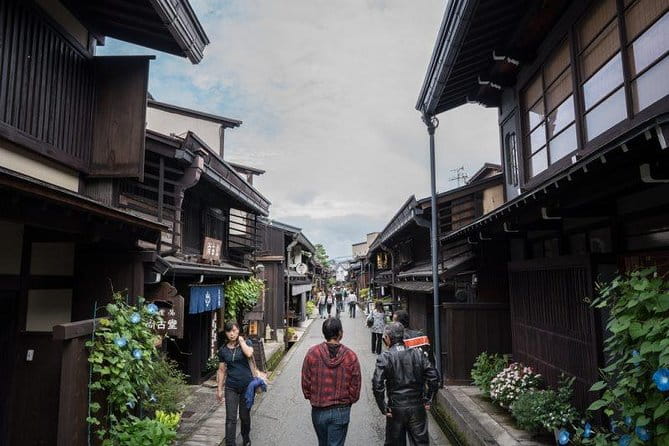 Takayama Full-Day Private Tour With Government Licensed Guide - Guide and Accessibility