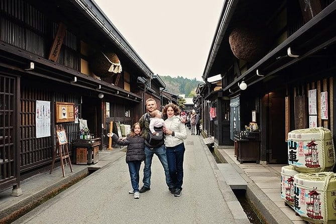 Takayama Full-Day Private Tour With Government Licensed Guide - Discovering Hida Minzoku Mura Folk Village