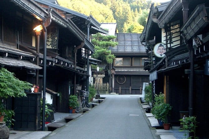 Takayama Half-Day Private Tour With Government Licensed Guide - Accessibility and Mobility