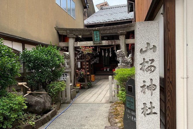 Takayama Old Town Walking Tour With Local Guide - Meeting and End Points